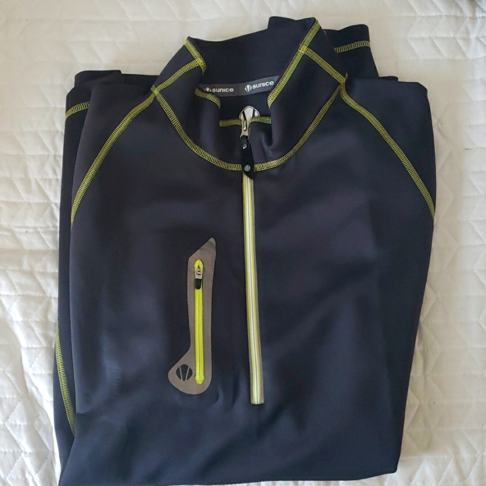 NWOT Men's Sunice Water Repellent Performance Pullover, made in Canada 🇨
